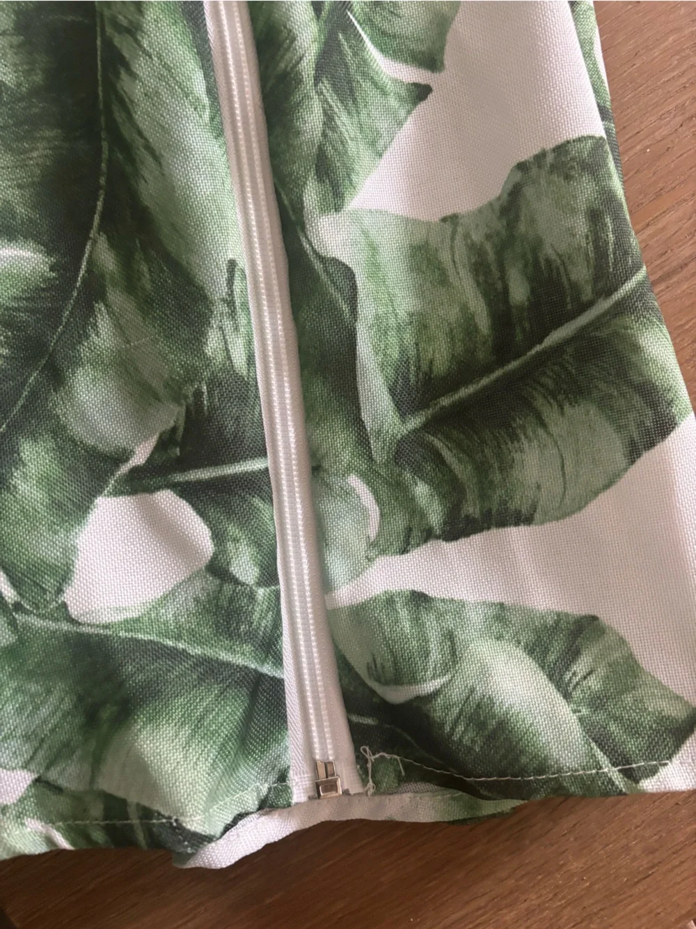 Tropical Green Banana Leaf Tablecloth - Green outdoor/indoor 70” Round